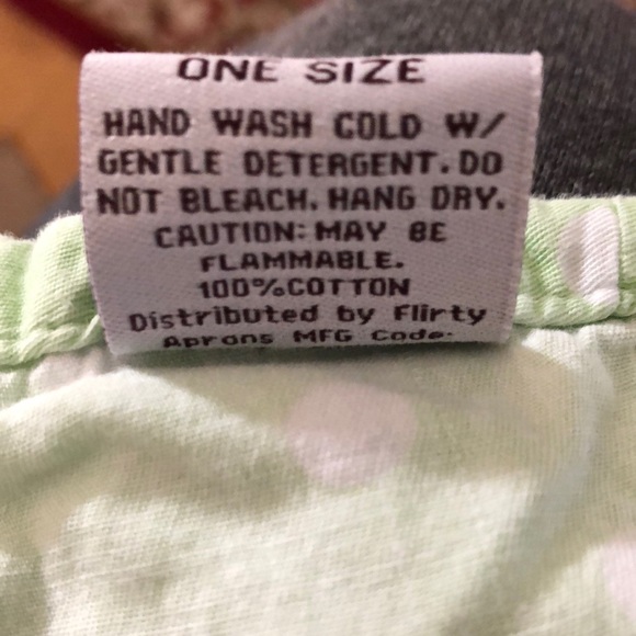 Child’s apron - Picture 8 of 8